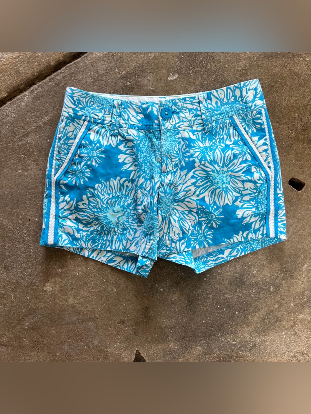 Lilly Pulitzer Callahan Shorts Blue Floral Women's Casual  Chino Print Shorts